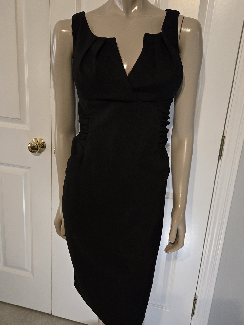 Ronni Nicole Black Sleeveless Midi Sheath Dress